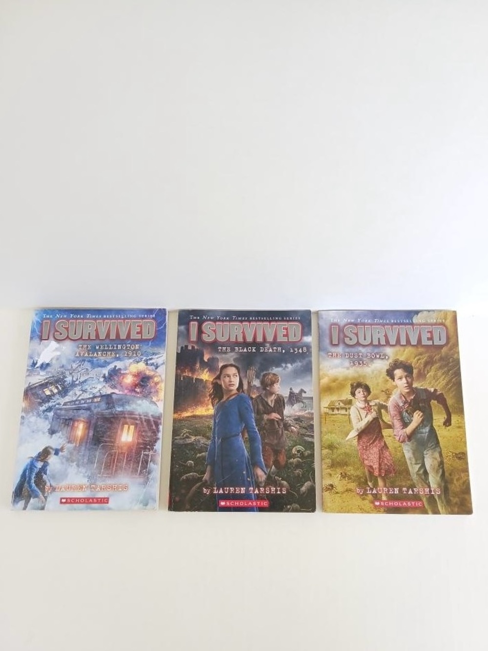 I survived books set of 12 - Picture 5 of 5